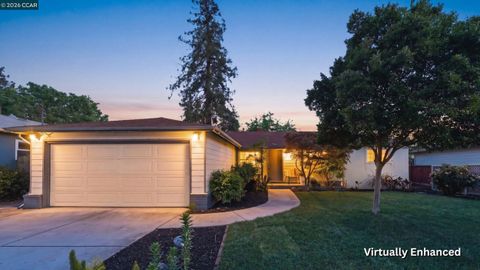 Photo of 1759 Landana Drive, Concord, CA 94519 (MLS # 41132871)