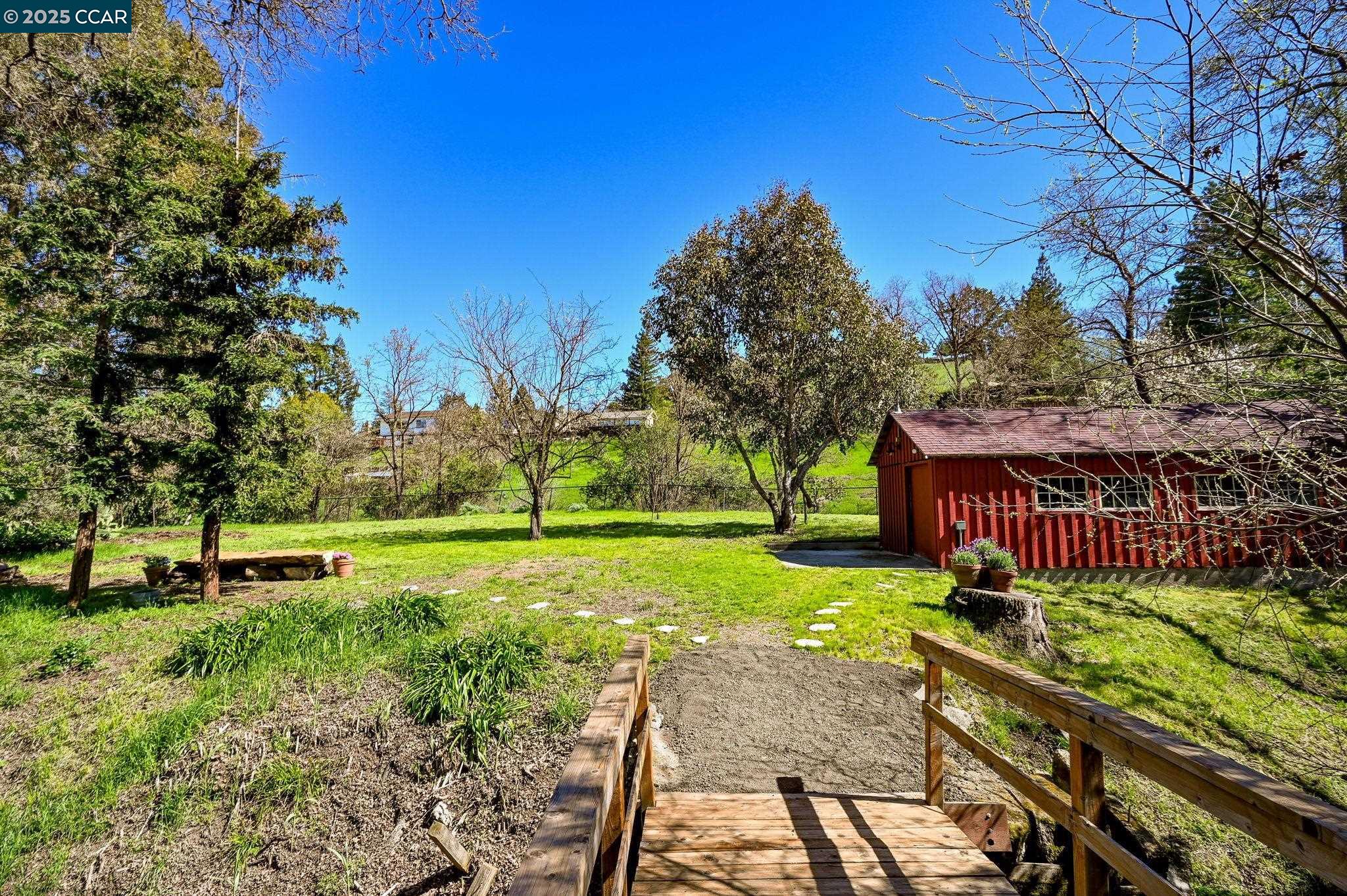 5 Buckeye Ln