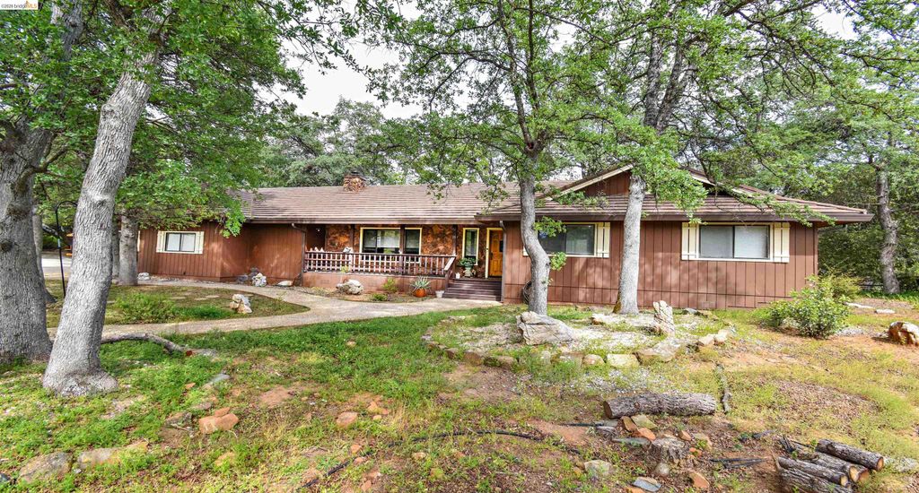 Photo of 15 Roble Rd, Sonora, CA 95370 (MLS # 41129077)