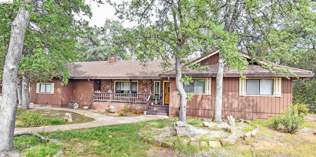 Photo of 15 Roble Rd, Sonora, CA 95370 (MLS # 41129077)