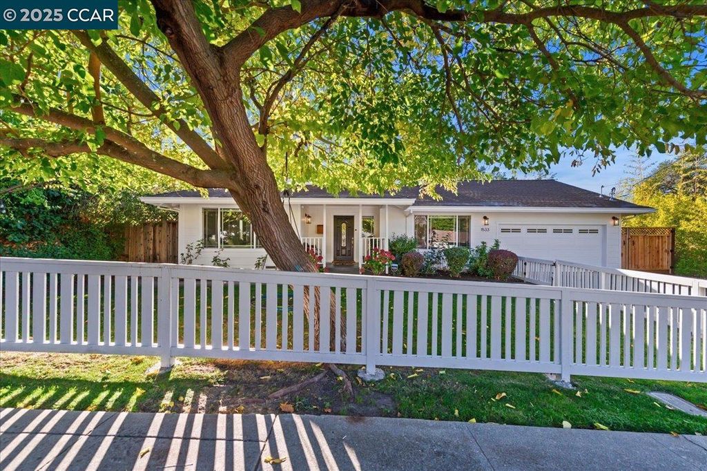Photo of 1533 Camino Verde, Walnut Creek, CA 94597 (MLS # 41115993)