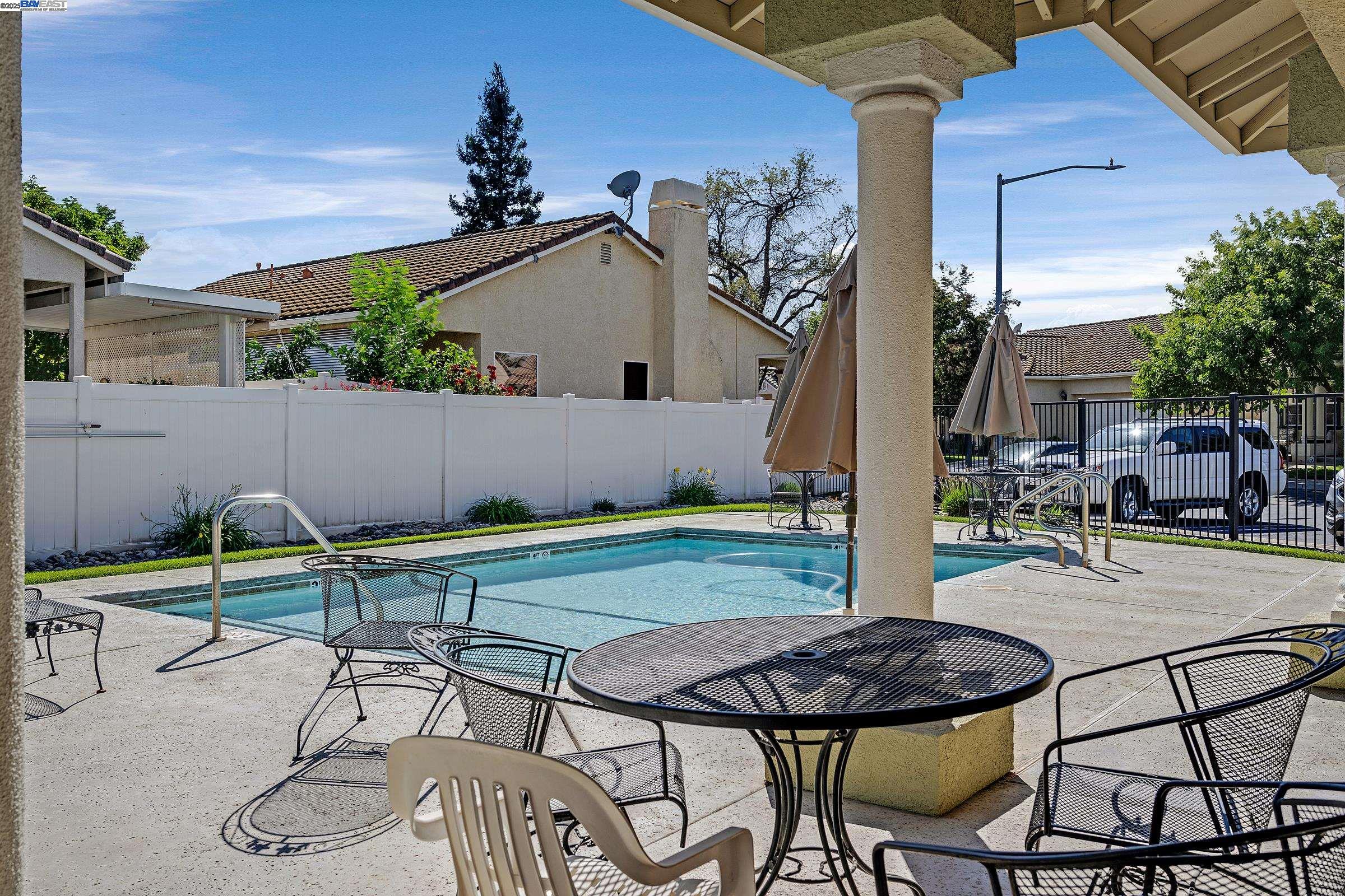 Oakdale, California 95361, United States, 2 Bedrooms Bedrooms, ,2 BathroomsBathrooms,Residential,Active,227486