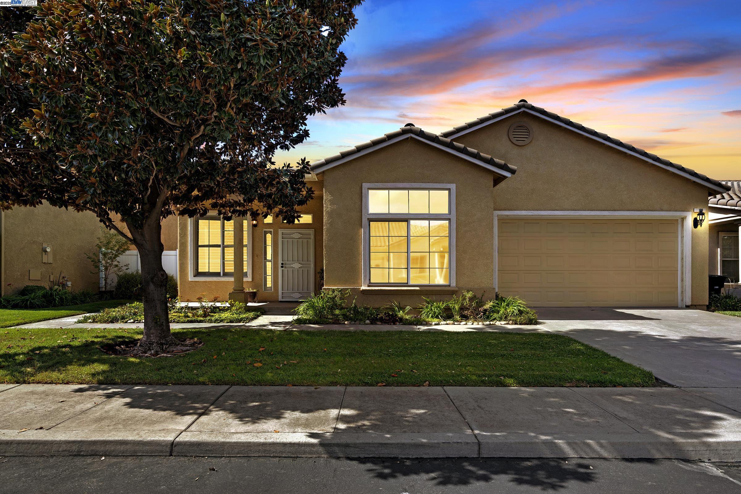 Oakdale, California 95361, United States, 2 Bedrooms Bedrooms, ,2 BathroomsBathrooms,Residential,Active,227486