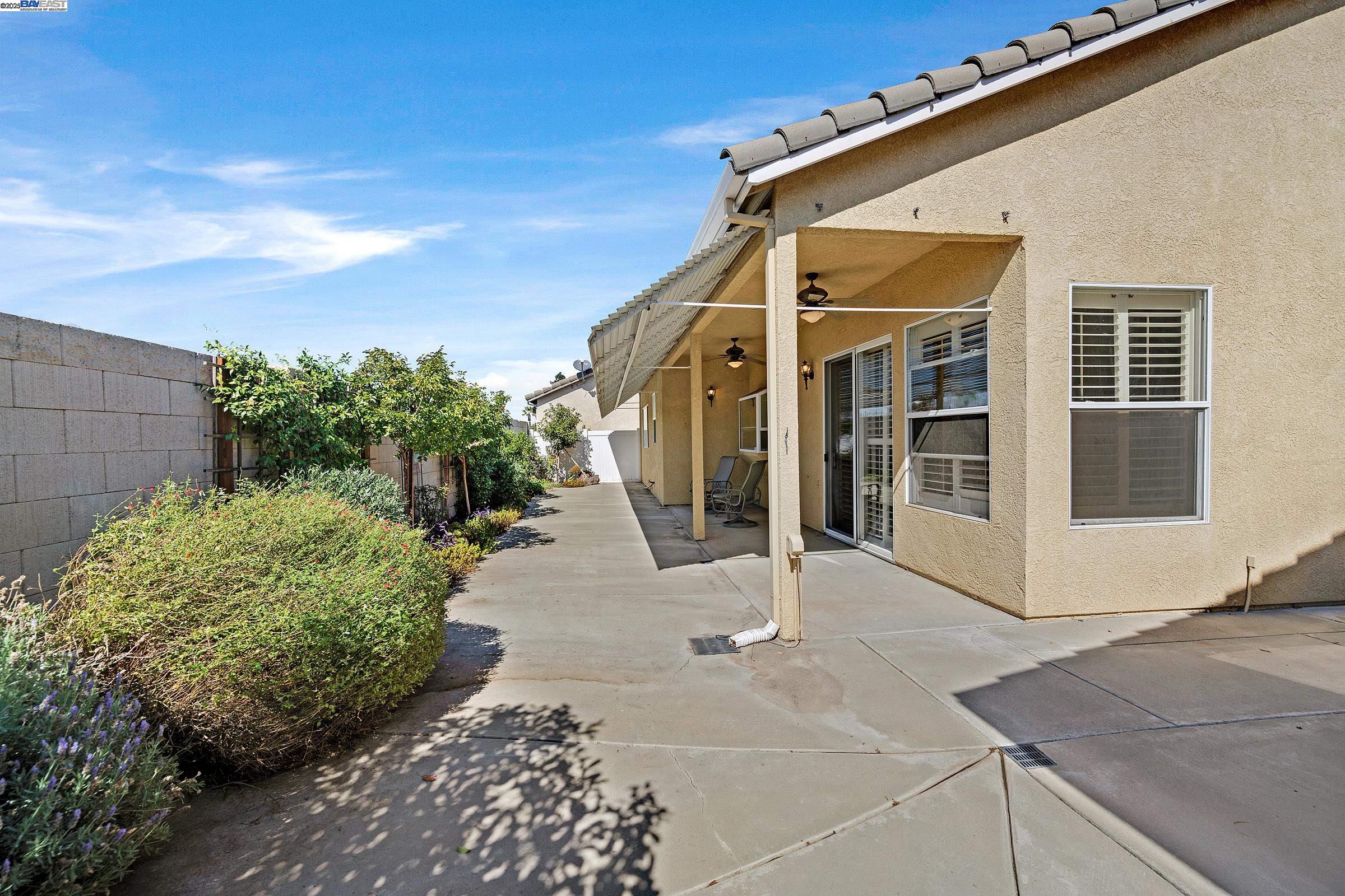 Oakdale, California 95361, United States, 2 Bedrooms Bedrooms, ,2 BathroomsBathrooms,Residential,Active,227486