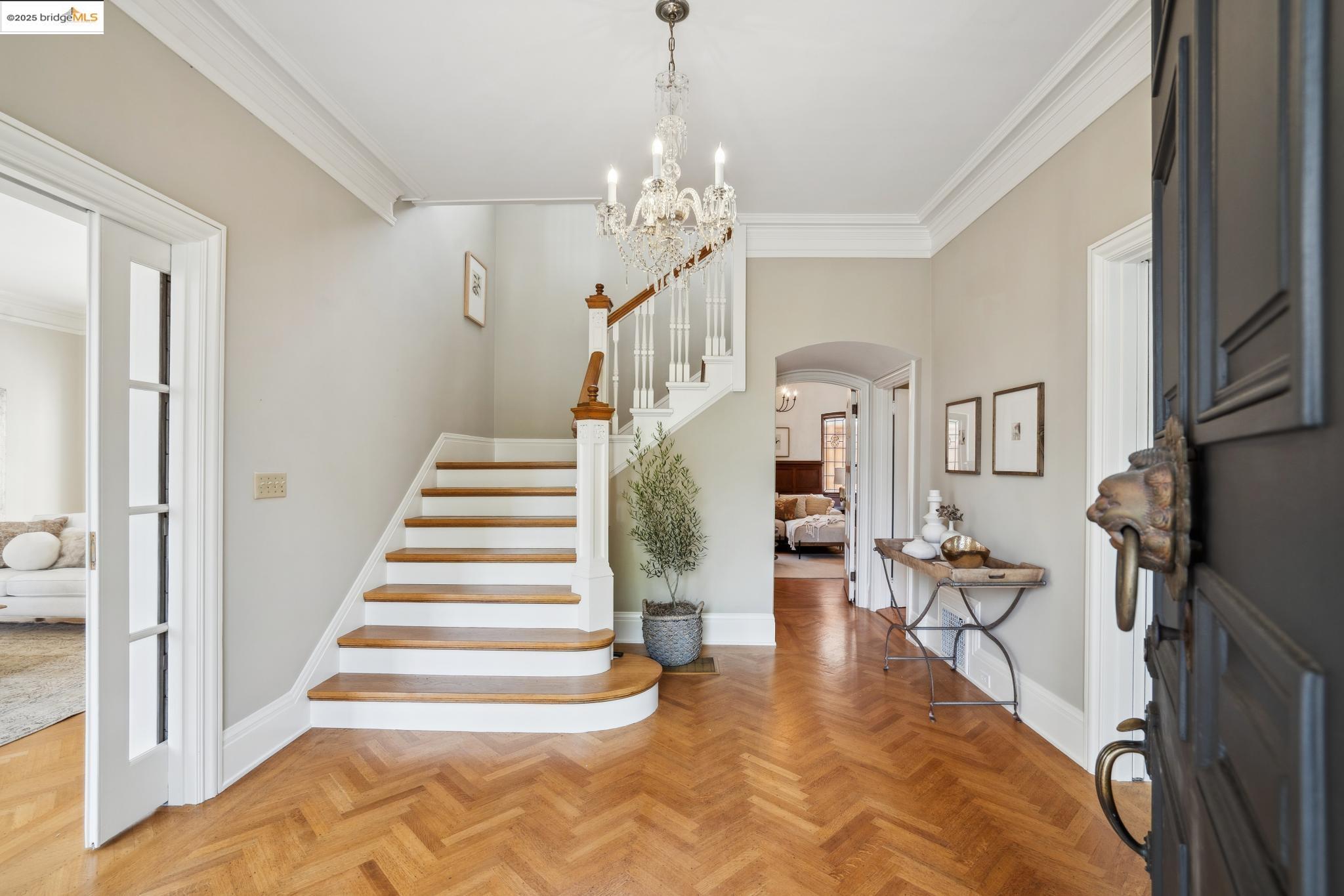 858 Rosemount Rd