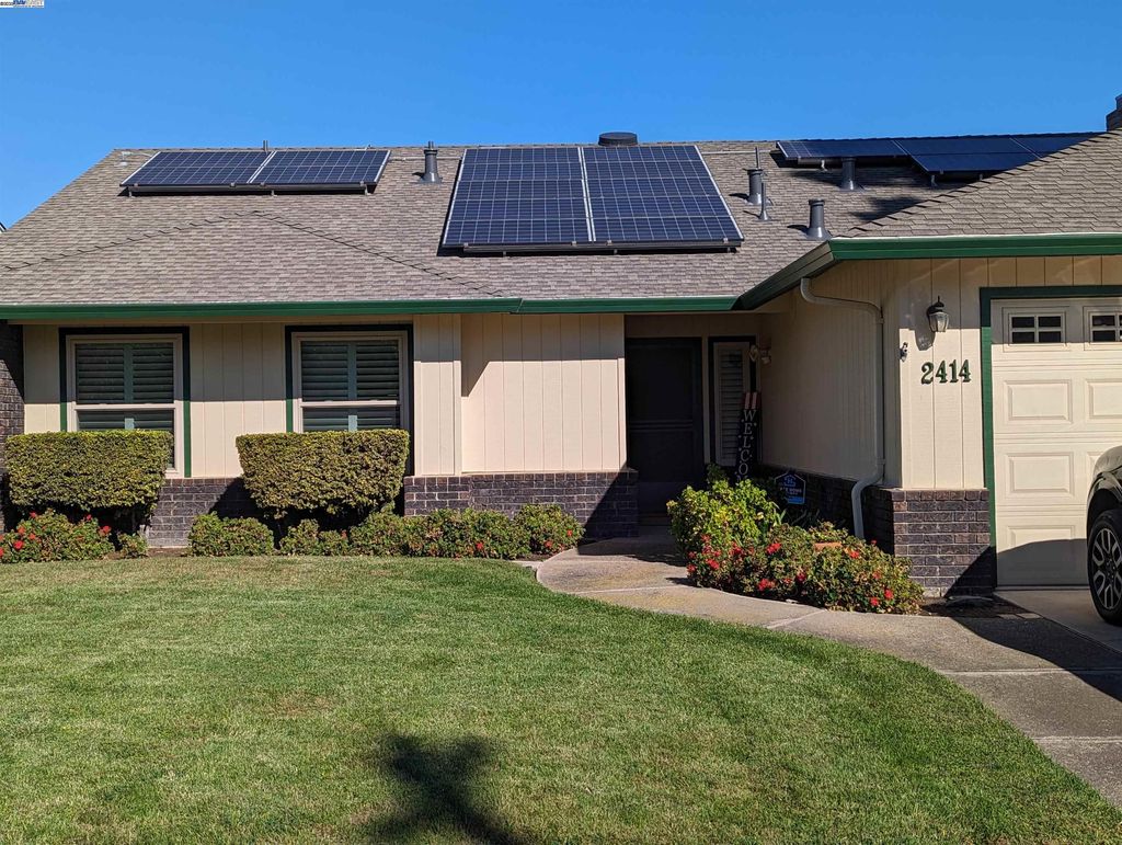 Photo of 2414 Vine Ave, Escalon, CA 95320 (MLS # 41119222)