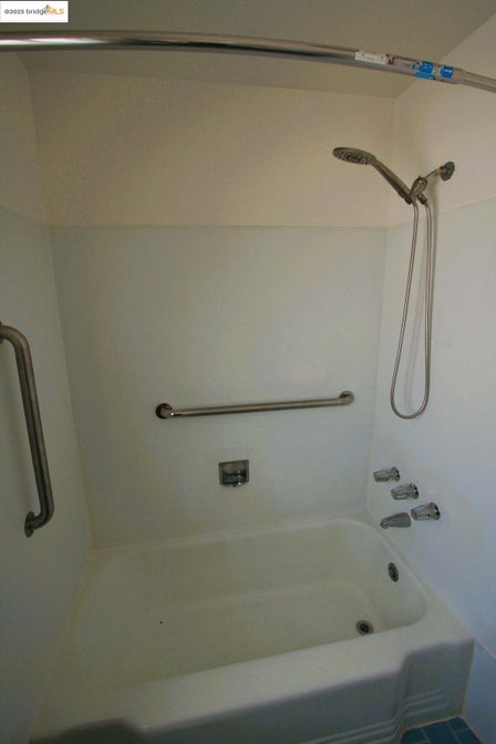 5312 SACRAMENTO AVE — listing photo 16