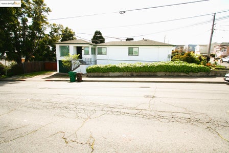 5312 SACRAMENTO AVE — listing photo 4