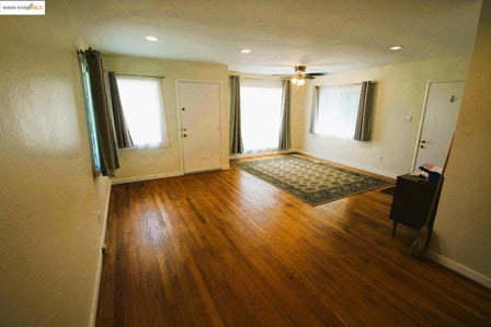5312 SACRAMENTO AVE — listing photo 12