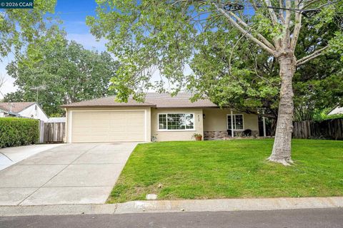 Photo of 430 Derby Ct, Pleasant Hill, CA 94523 (MLS # 41132808)