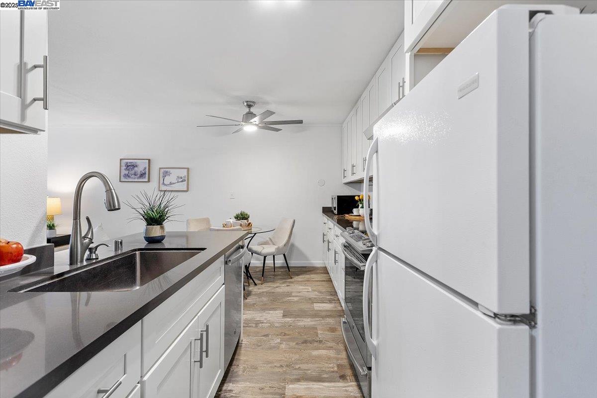 Alameda, California 94501, United States, 1 Bedroom Bedrooms, ,1 BathroomBathrooms,Residential,Active,218116