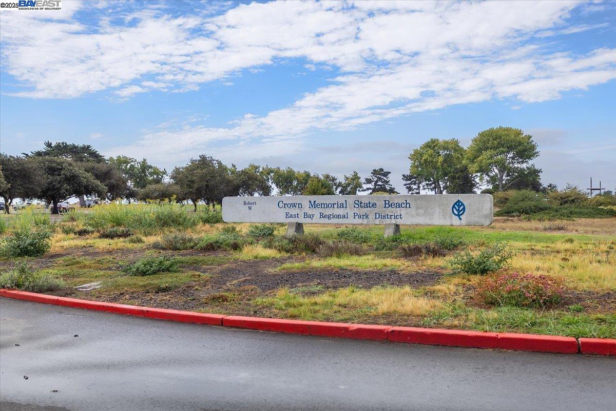 Alameda, California 94501, United States, 1 Bedroom Bedrooms, ,1 BathroomBathrooms,Residential,Active,218116