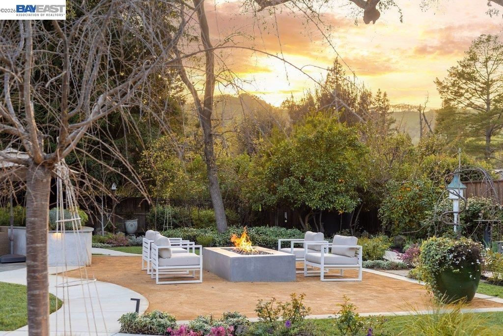 Photo of 1397 Pine Tree Dr, Alamo, CA 94507 (MLS # 41127299)