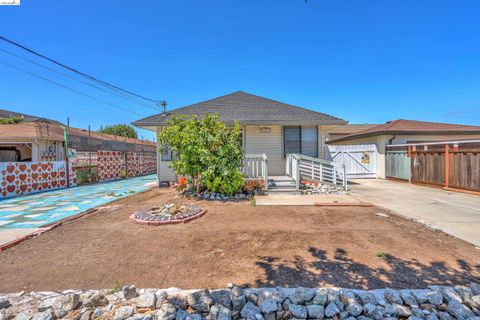 Photo of 36863 Elm St, Newark, CA 94560 (MLS # 41139611)