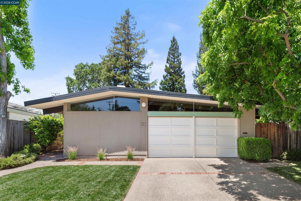 Photo of 278 El Divisadero Ave, Walnut Creek, CA 94598 (MLS # 41135601)