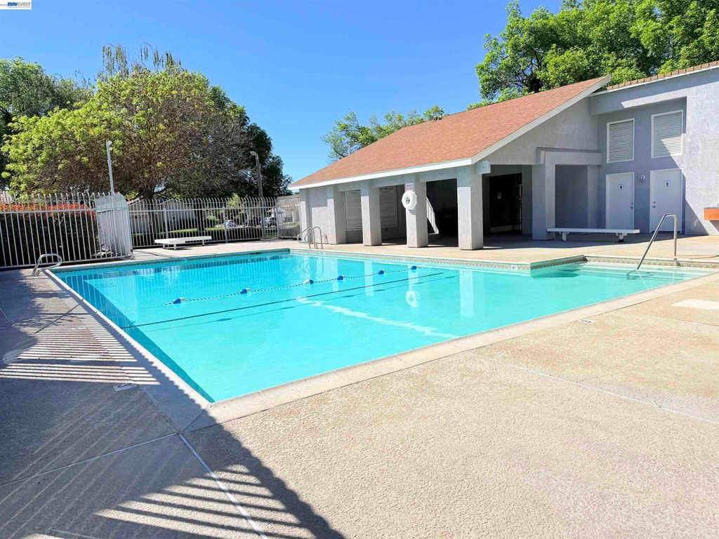 Photo of 1205 Courtney Way, Modesto, CA 95358 (MLS # 41129706)