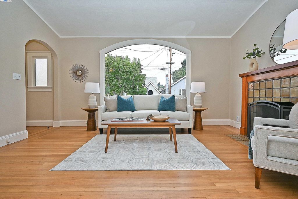 Photo of 3044 58Th Ave, Oakland, CA 94605 (MLS # 41116367)