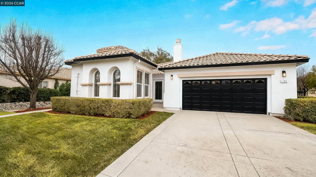 Photo of 175 Oakridge Way, Rio Vista, CA 94571 (MLS # 41148123)
