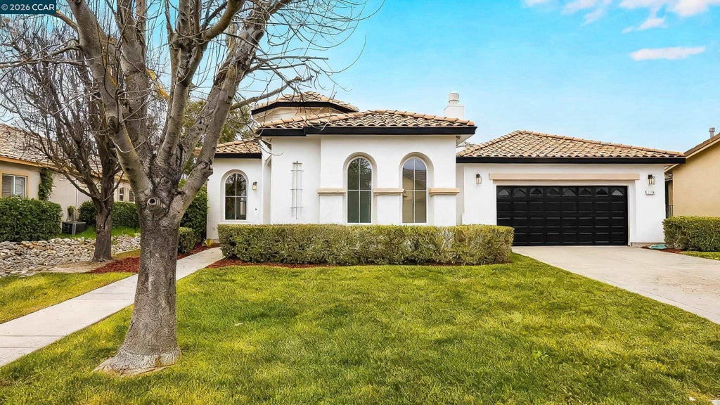 Photo of 175 Oakridge Way, Rio Vista, CA 94571 (MLS # 41148123)