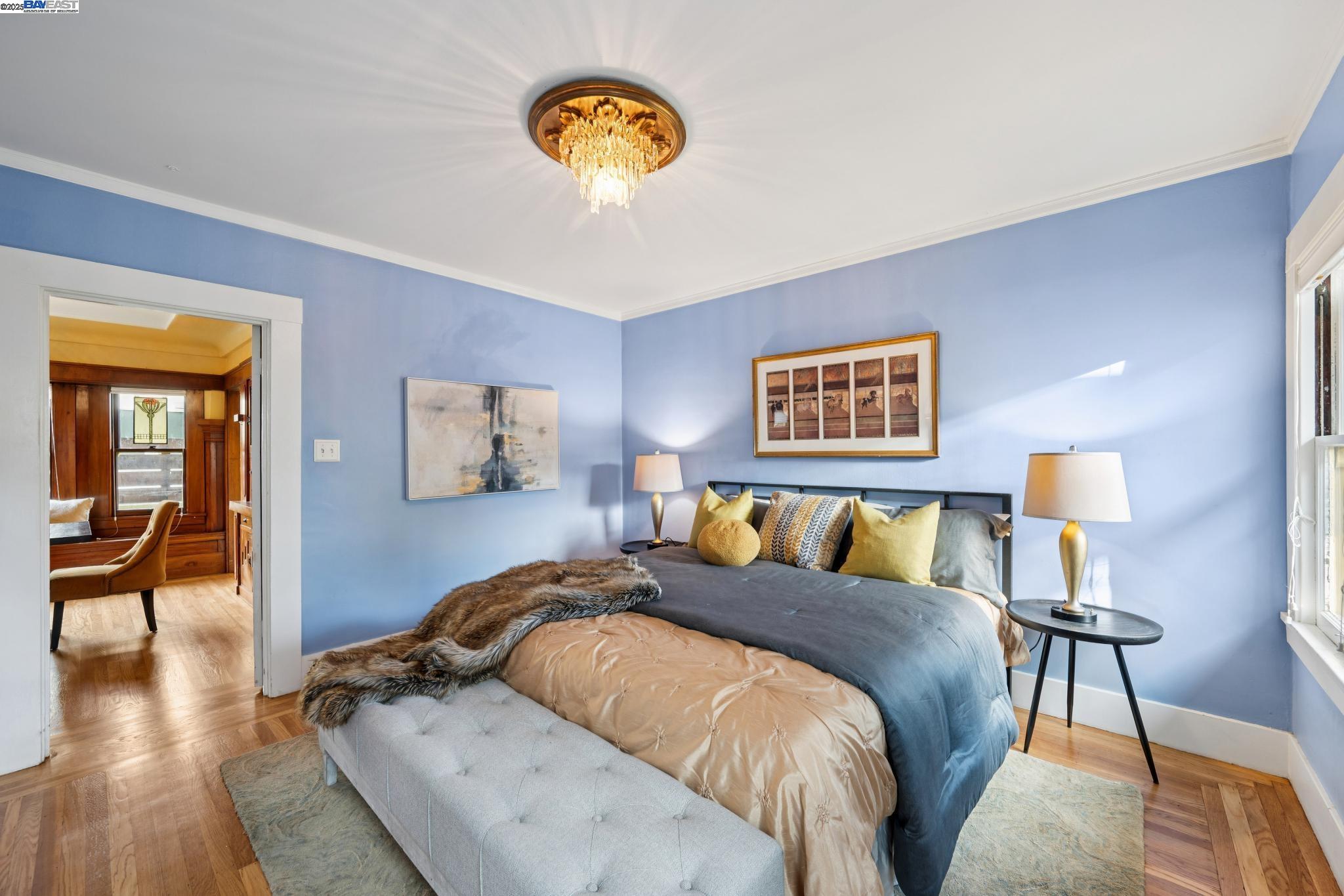 Alameda, California 94501, United States, 3 Bedrooms Bedrooms, ,2 BathroomsBathrooms,Residential,Active,239559