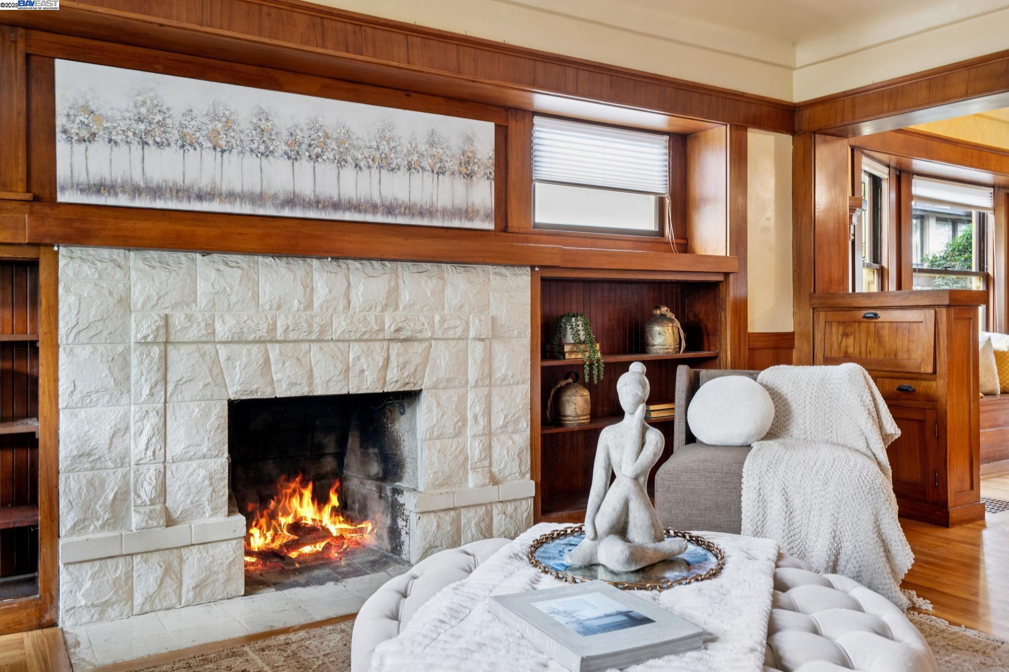 Alameda, California 94501, United States, 3 Bedrooms Bedrooms, ,2 BathroomsBathrooms,Residential,Active,239559