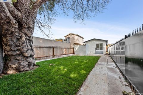 Photo of 5955 Hayes St, Oakland, CA 94621 (MLS # 41118771)