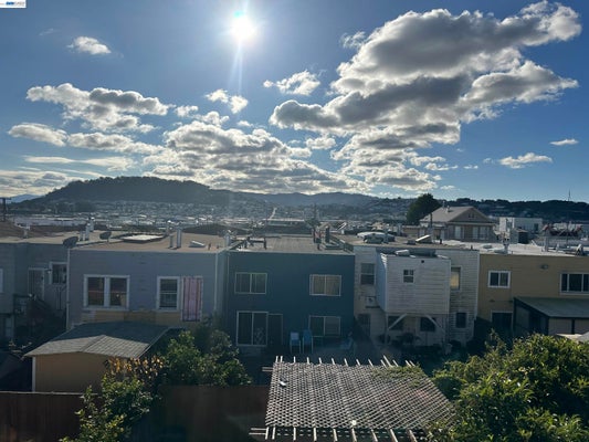 1423 QUESADA AVE, SAN FRANCISCO, CA 94124 - Image d2a89c99eff5f5e90cc309ee2b58f9c3/2185571685