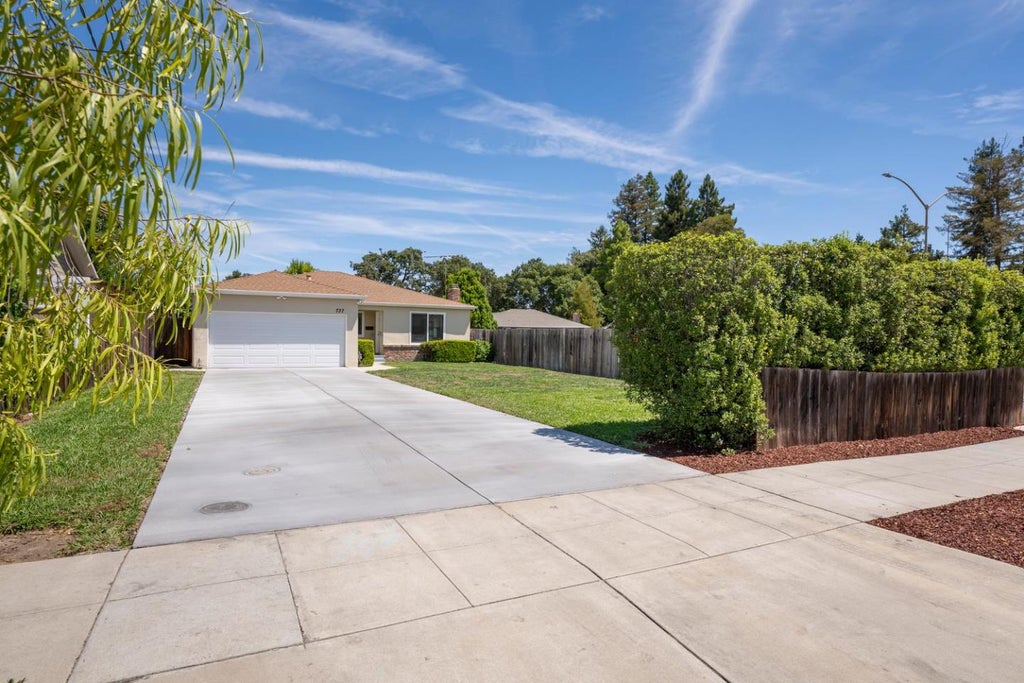 Photo of 737 Myrtle Street, Redwood City, CA 94061 (MLS # ML82058554)