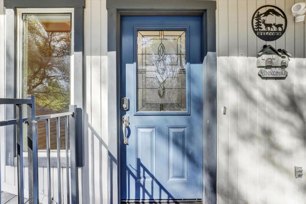 Photo of 11544 Torrey Pines Drive, Auburn, CA 95602 (MLS # ML82039171)