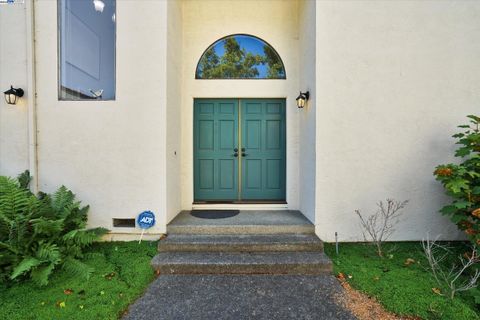 Photo of 4374 Valley Ave #D1, Pleasanton, CA 94566 (MLS # 41108017)