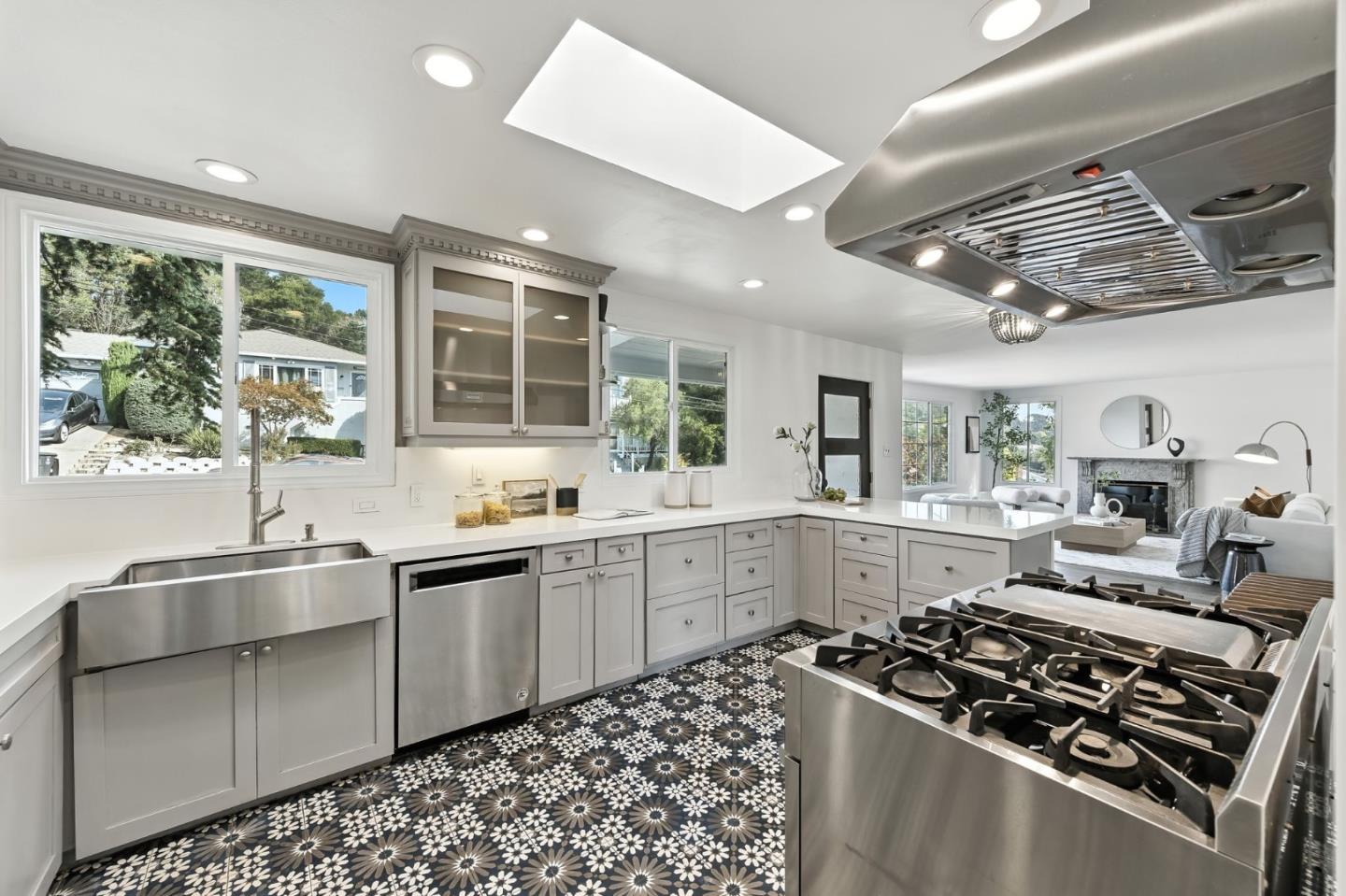 Belmont, California 94002, United States, 5 Bedrooms Bedrooms, ,4 BathroomsBathrooms,Residential,Active,198947