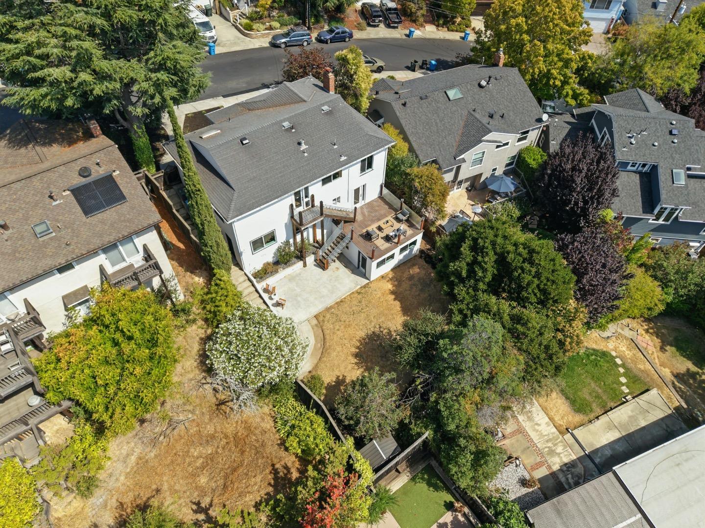 Belmont, California 94002, United States, 5 Bedrooms Bedrooms, ,4 BathroomsBathrooms,Residential,Active,198947