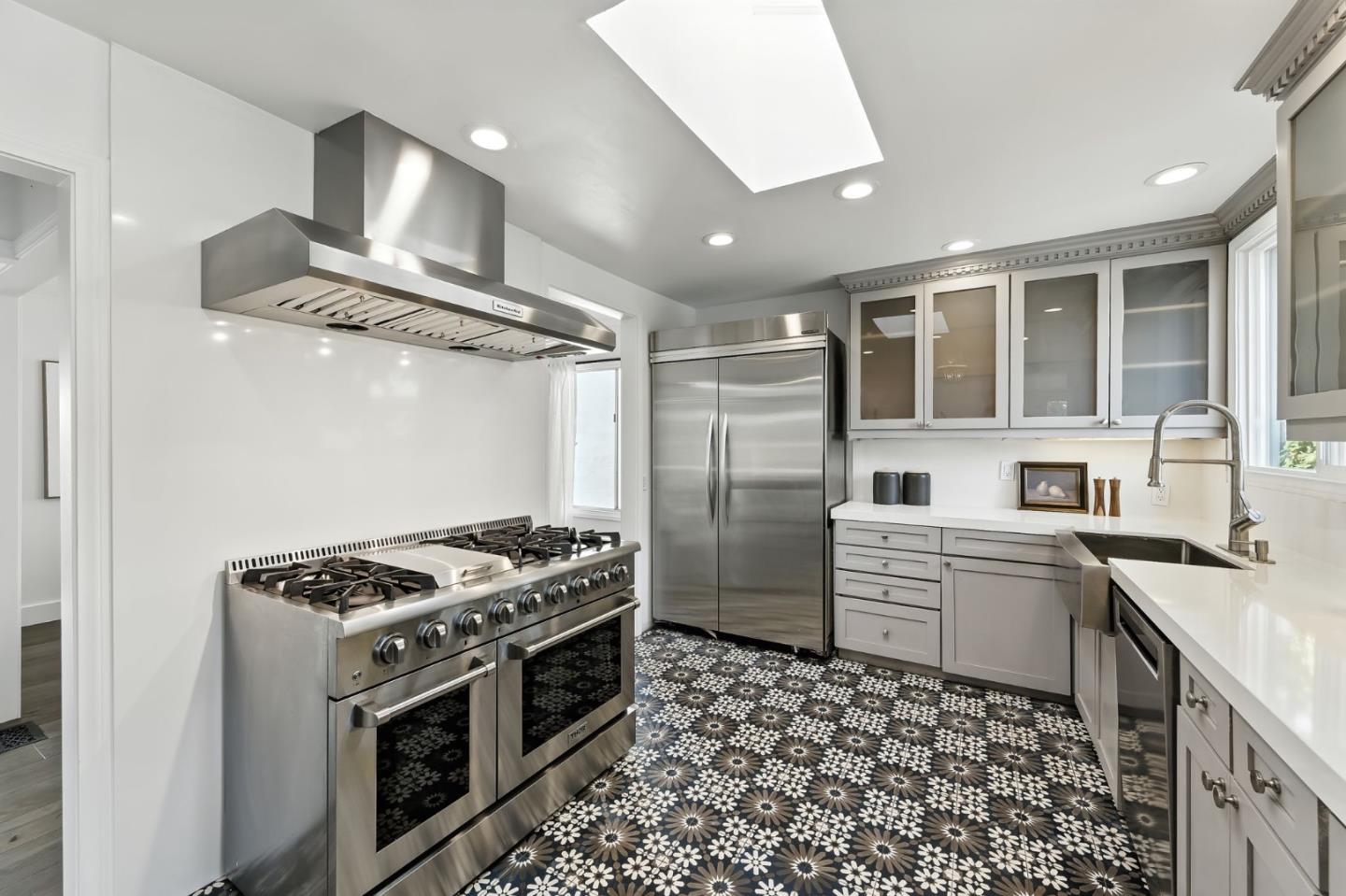 Belmont, California 94002, United States, 5 Bedrooms Bedrooms, ,4 BathroomsBathrooms,Residential,Active,198947