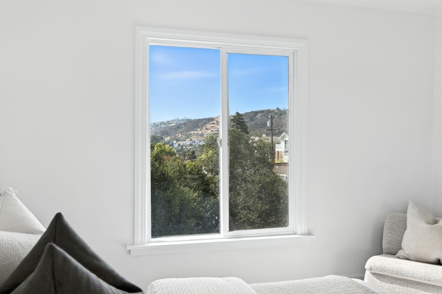 Belmont, California 94002, United States, 5 Bedrooms Bedrooms, ,4 BathroomsBathrooms,Residential,Active,198947