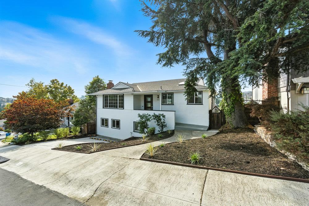 Belmont, California 94002, United States, 5 Bedrooms Bedrooms, ,4 BathroomsBathrooms,Residential,Active,198947