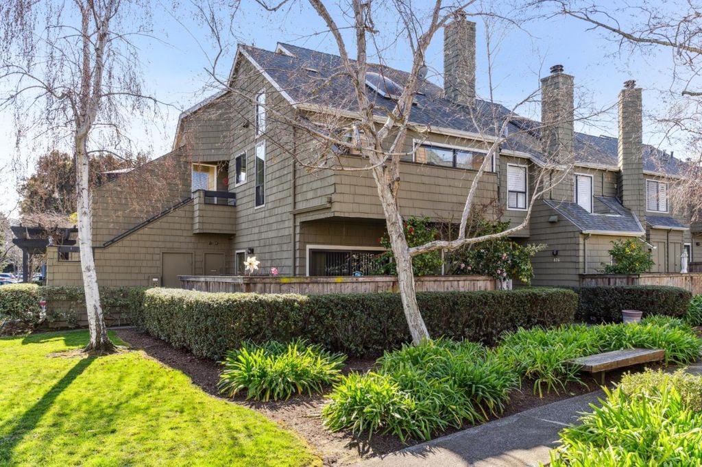 Photo of 824 Wharfside Road, San Mateo, CA 94404 (MLS # ML82022433)