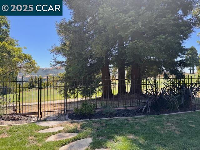 San Ramon, California 94582, United States, 4 Bedrooms Bedrooms, ,3 BathroomsBathrooms,Residential,Active,169084