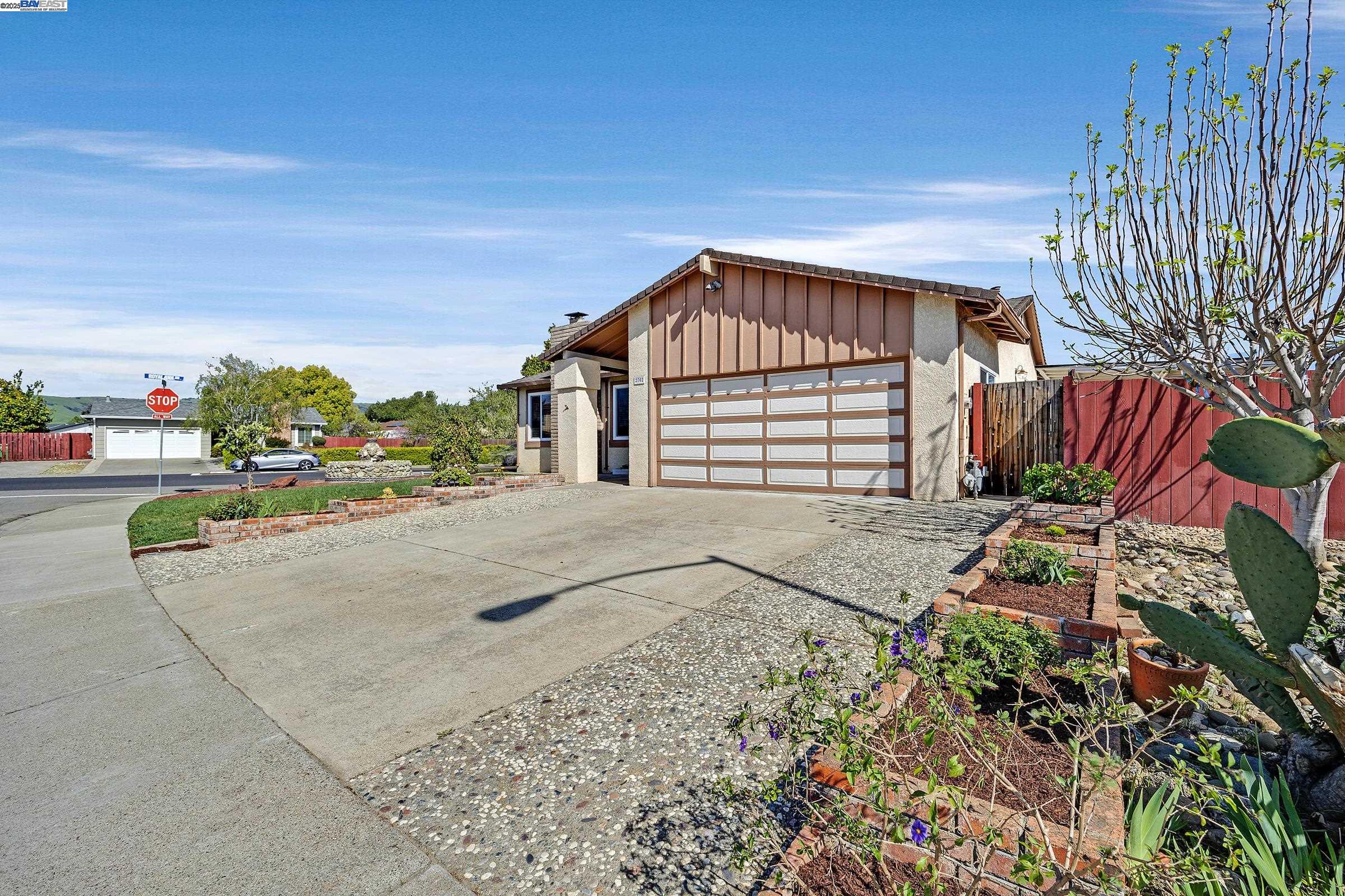 2702 Chinook Ct