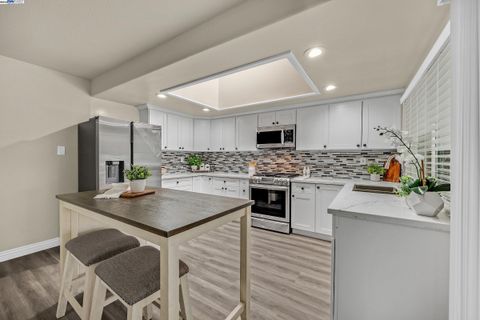 2702 Chinook Ct Union City CA 94587