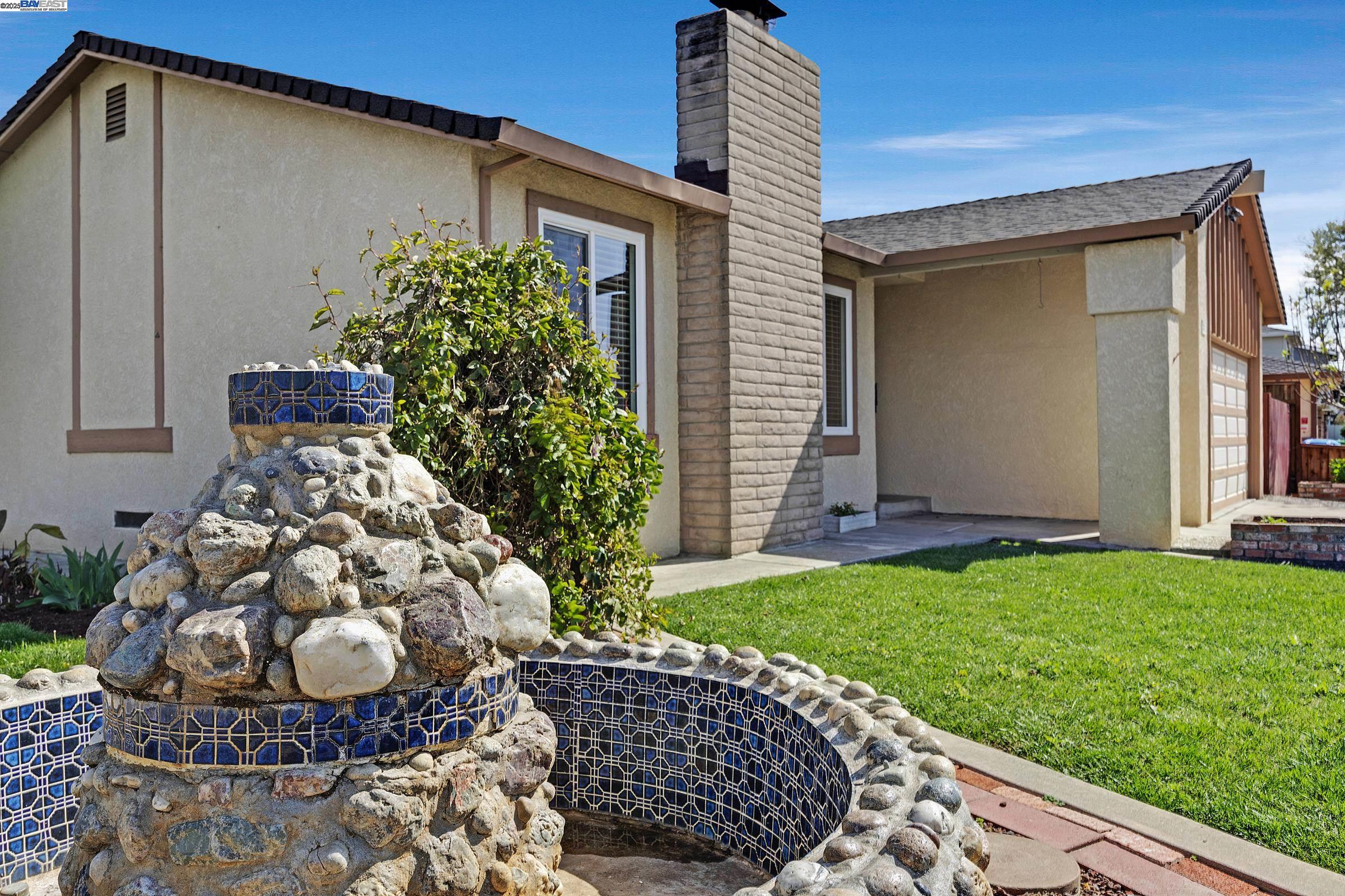 2702 Chinook Ct