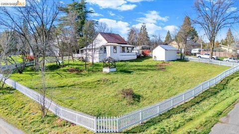 Photo of 18433 Gardner Ave, Tuolumne, CA 95379 (MLS # 41125454)