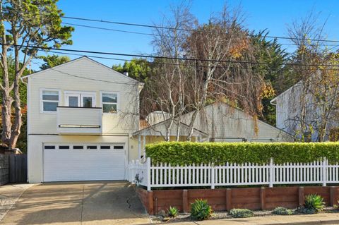 Photo of 5 Hibbert Court, Pacifica, CA 94044 (MLS # ML82028866)