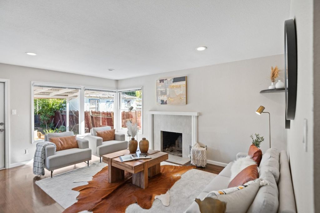 Photo of 758 Georgia Avenue, Sunnyvale, CA 94085 (MLS # ML82026165)