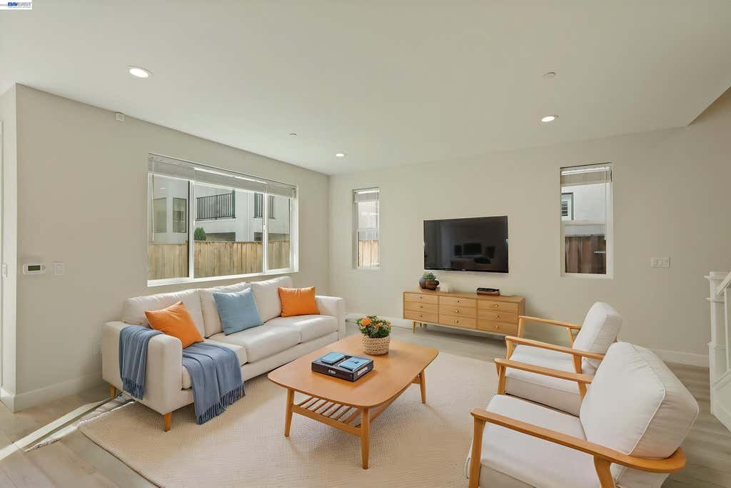Photo of 5915 Abbott St, Dublin, CA 94568 (MLS # 41145054)