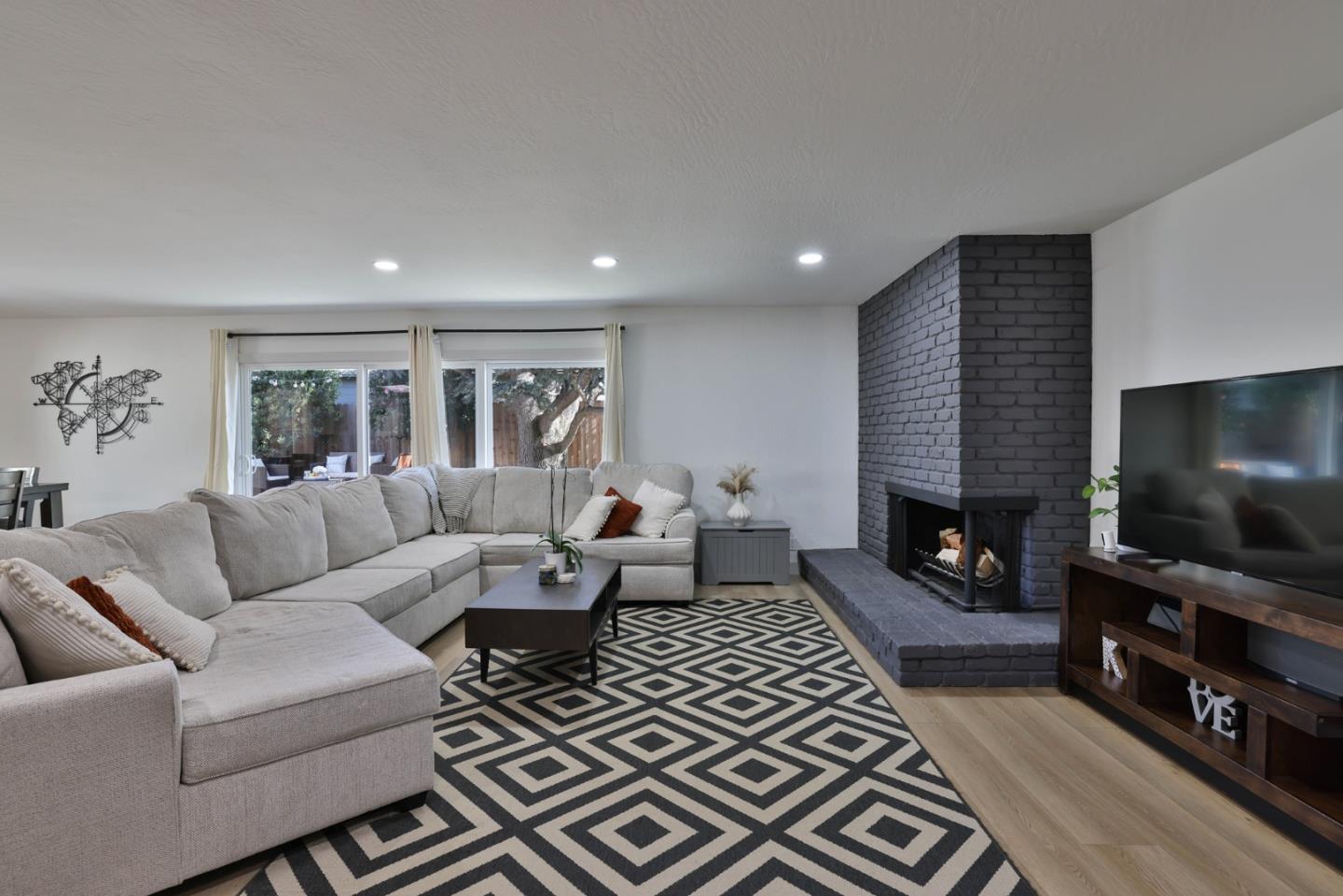 1777 Dahill Lane