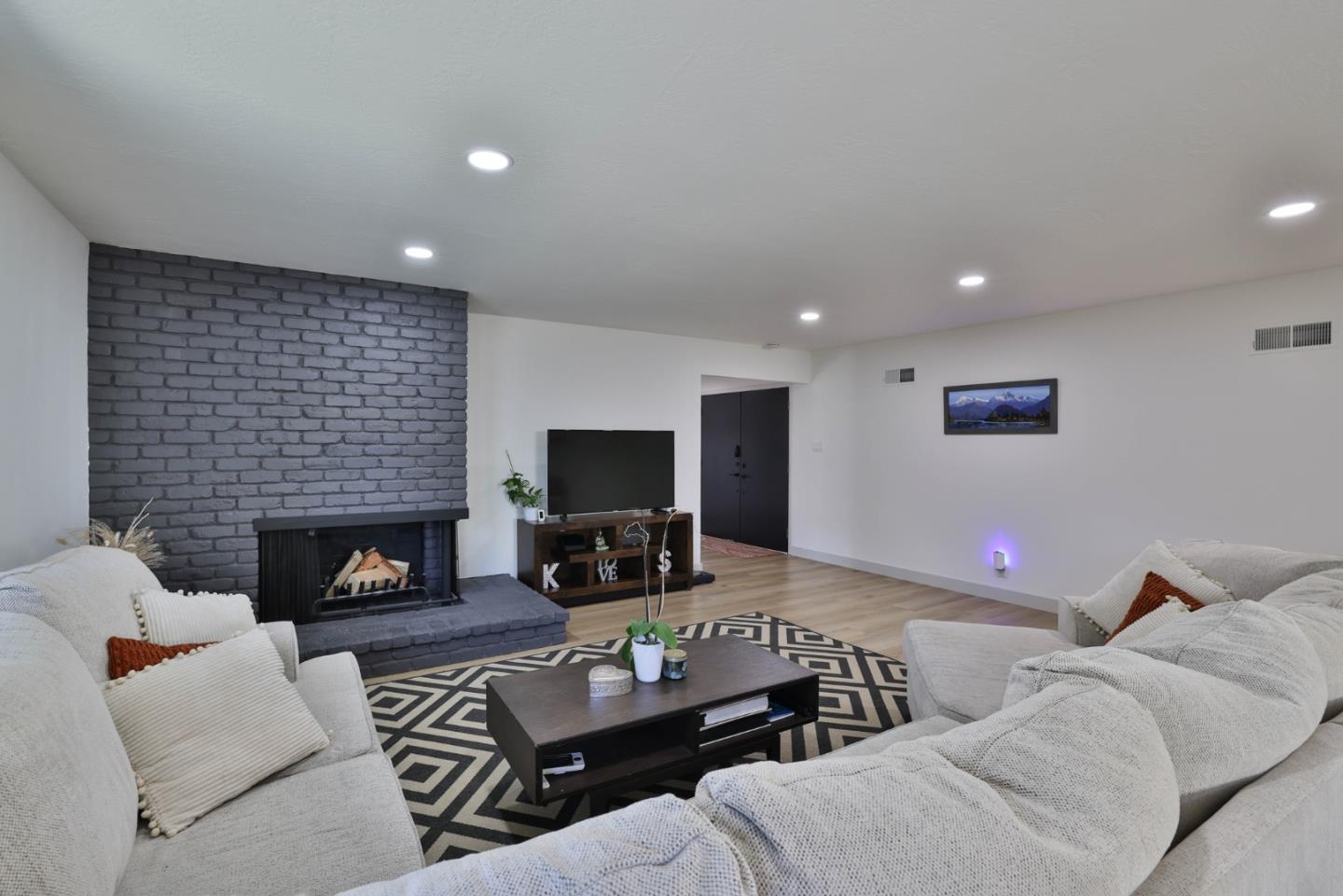 1777 Dahill Lane