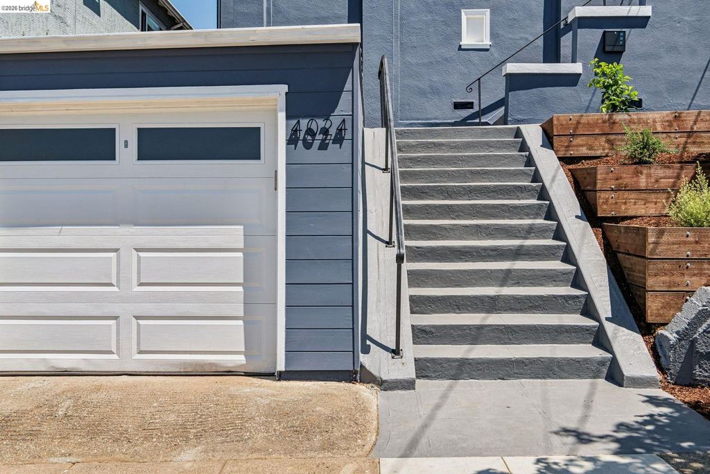Photo of 4024 Elston Ave, Oakland, CA 94602 (MLS # 41135607)