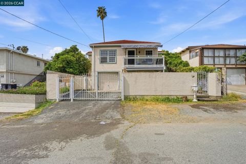 Photo of 1035 Santa Fe Ave, Martinez, CA 94553 (MLS # 41129416)