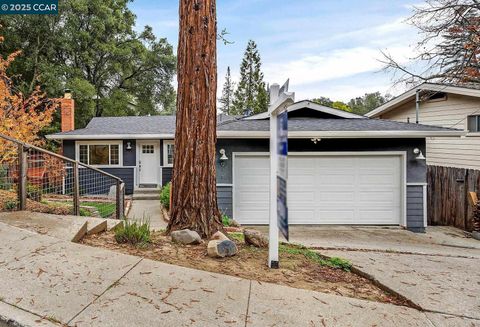 Photo of 971 W Green St, Martinez, CA 94553 (MLS # 41119130)