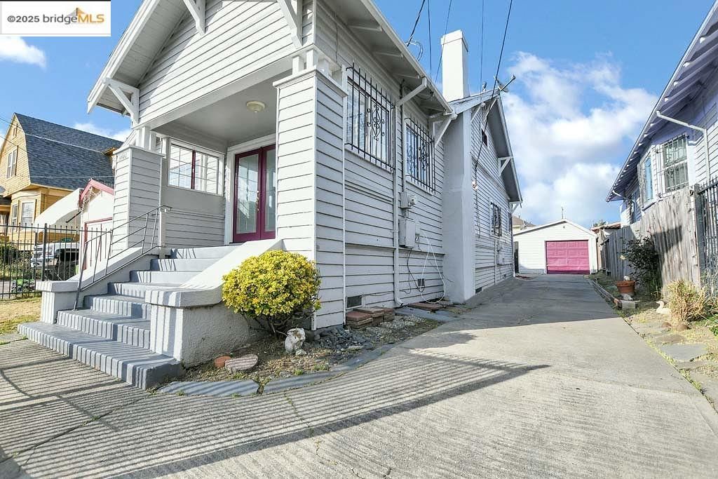 Photo of 5540 E 17Th St, Oakland, CA 94621 (MLS # 41116161)